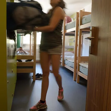 Backpackers Sonnenhof - Хостел Интерлакен